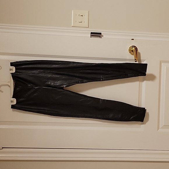 Dynamite black faux leather pants - Picture 4 of 4